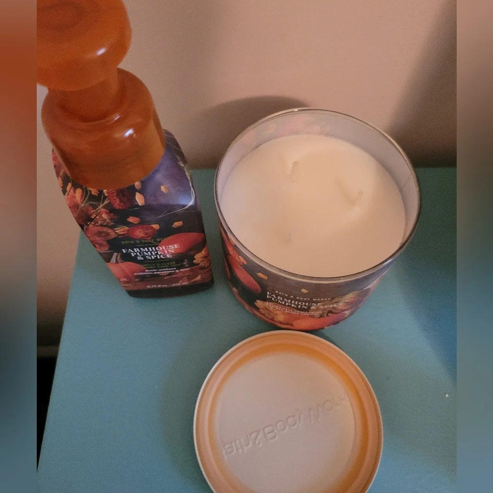 NEW Bath and body works Farmhouse Pumpkin & Spice foam Hand Soap & Candle SET!